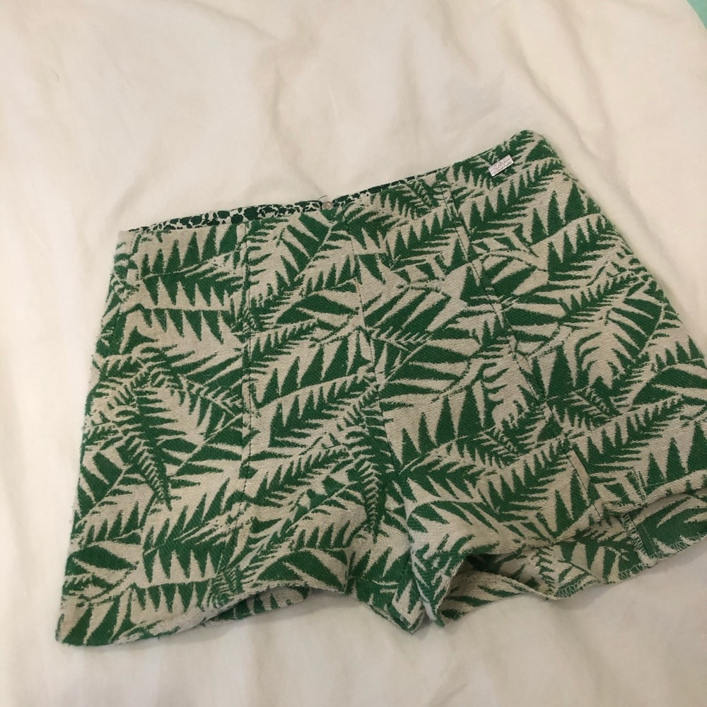 zara girls green shorts